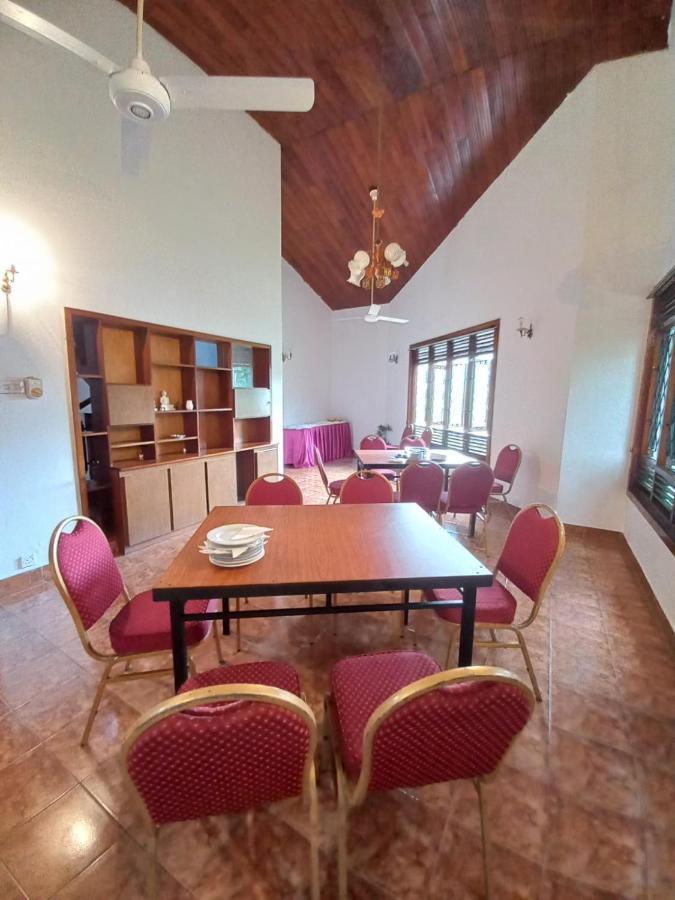 Lazy Bear Best Hostel In Канди Экстерьер фото