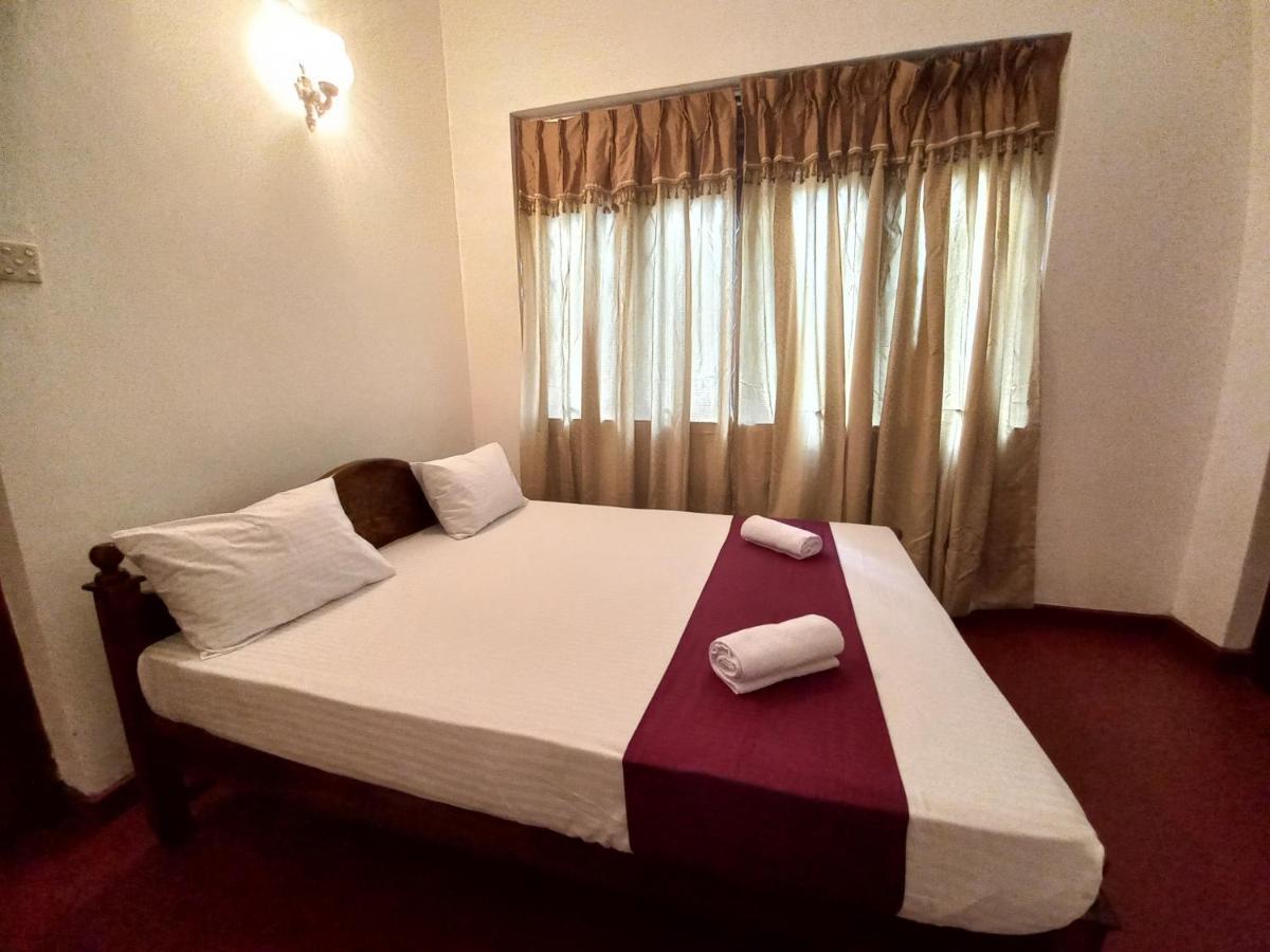 Lazy Bear Best Hostel In Канди Экстерьер фото